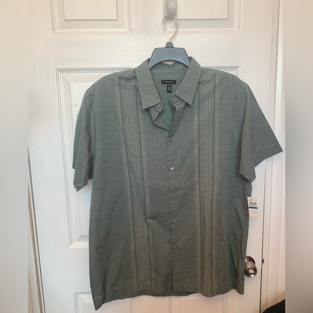 Van Heusen Short-Sleeve Button-Down Shirt in Olive Green